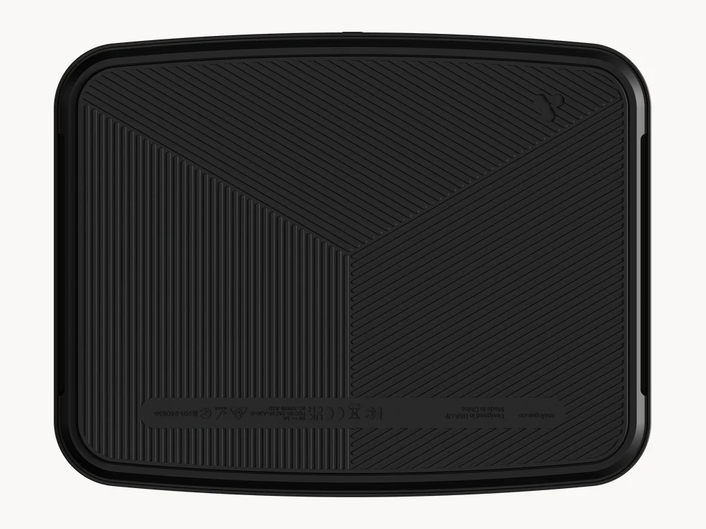 Analogue 3D black console underside detail