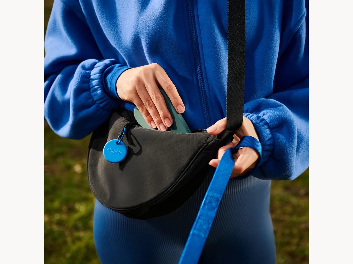 Chipolo POP attached to a bag strap