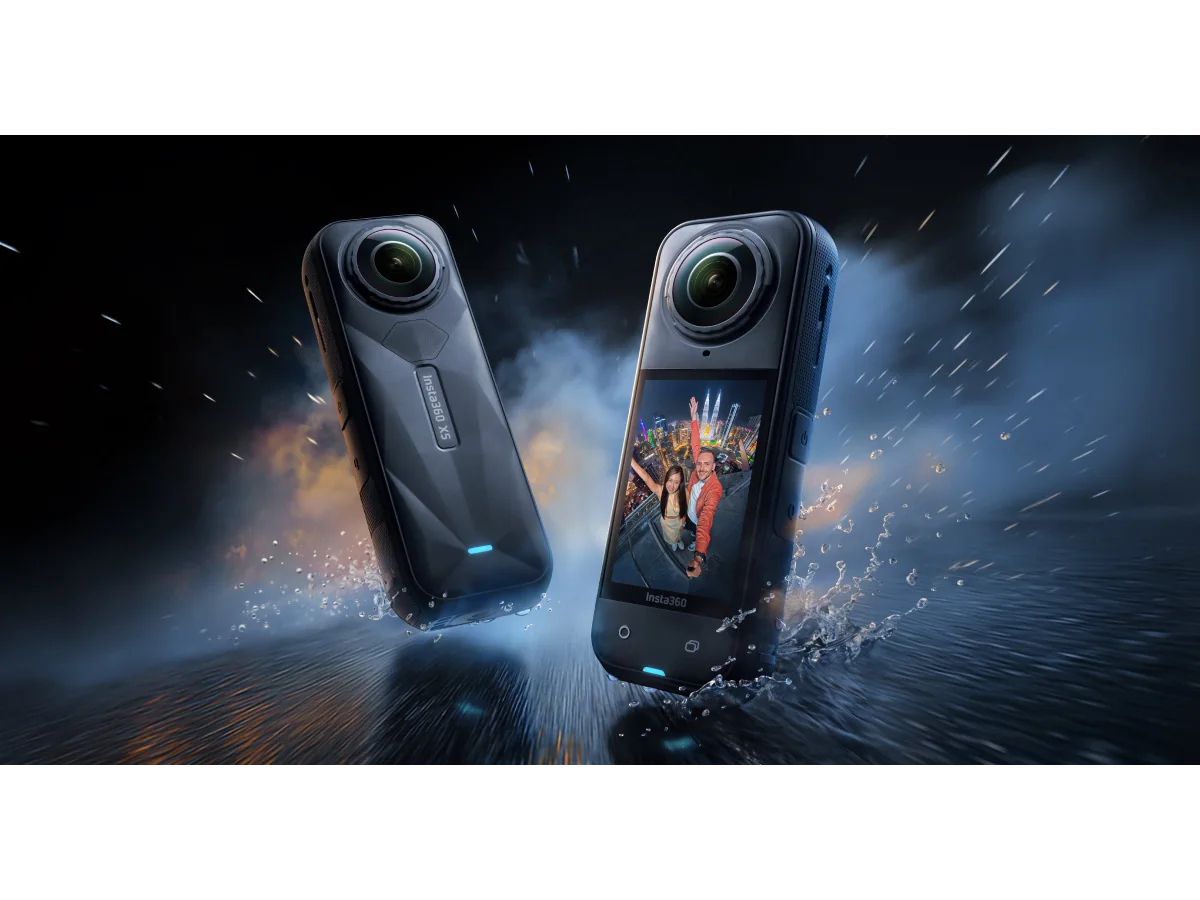 Insta360 X5 camera product thumbnail with screen visible