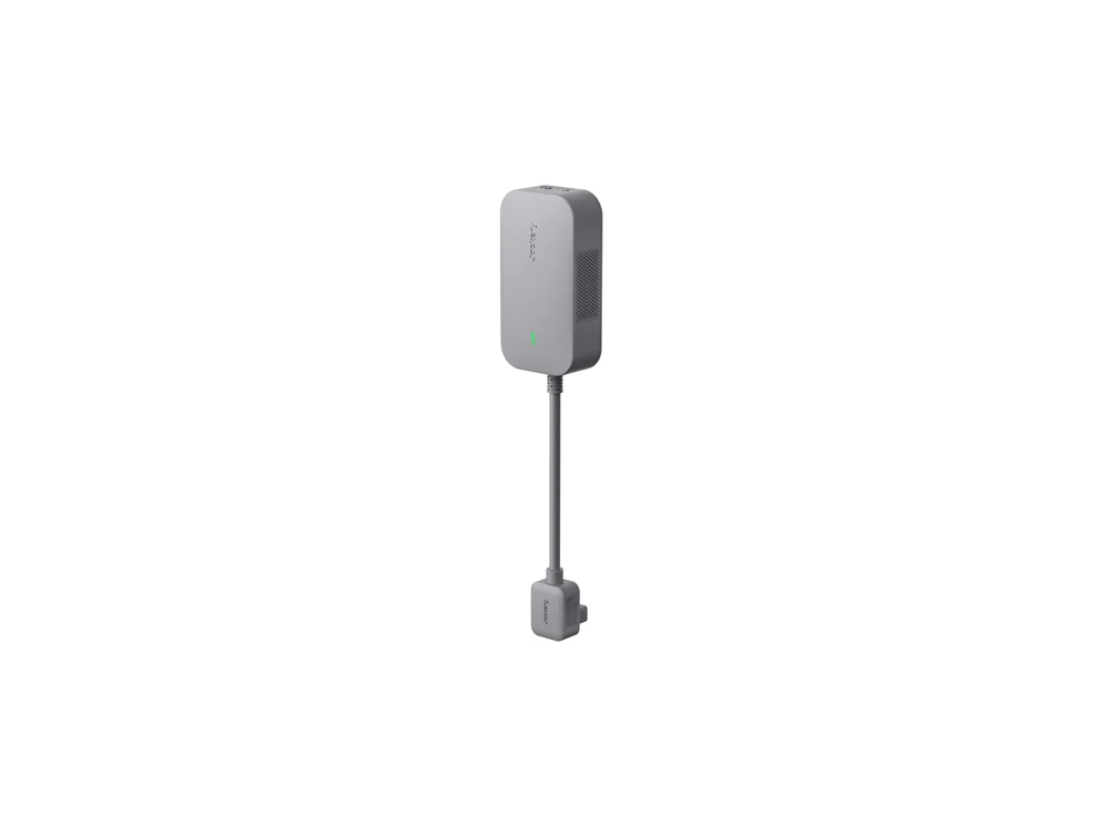 Jackery FridgeGuard cable and connector detail