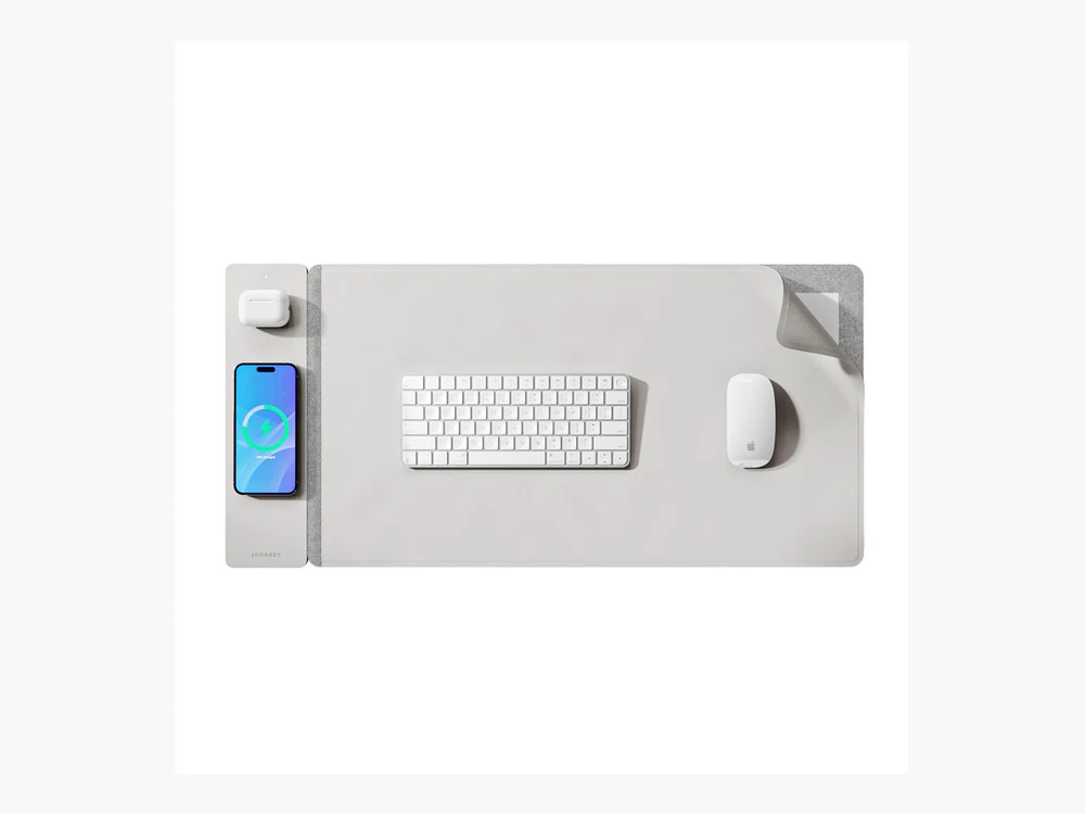 JOURNEY ALTI light desk mat with charging panel