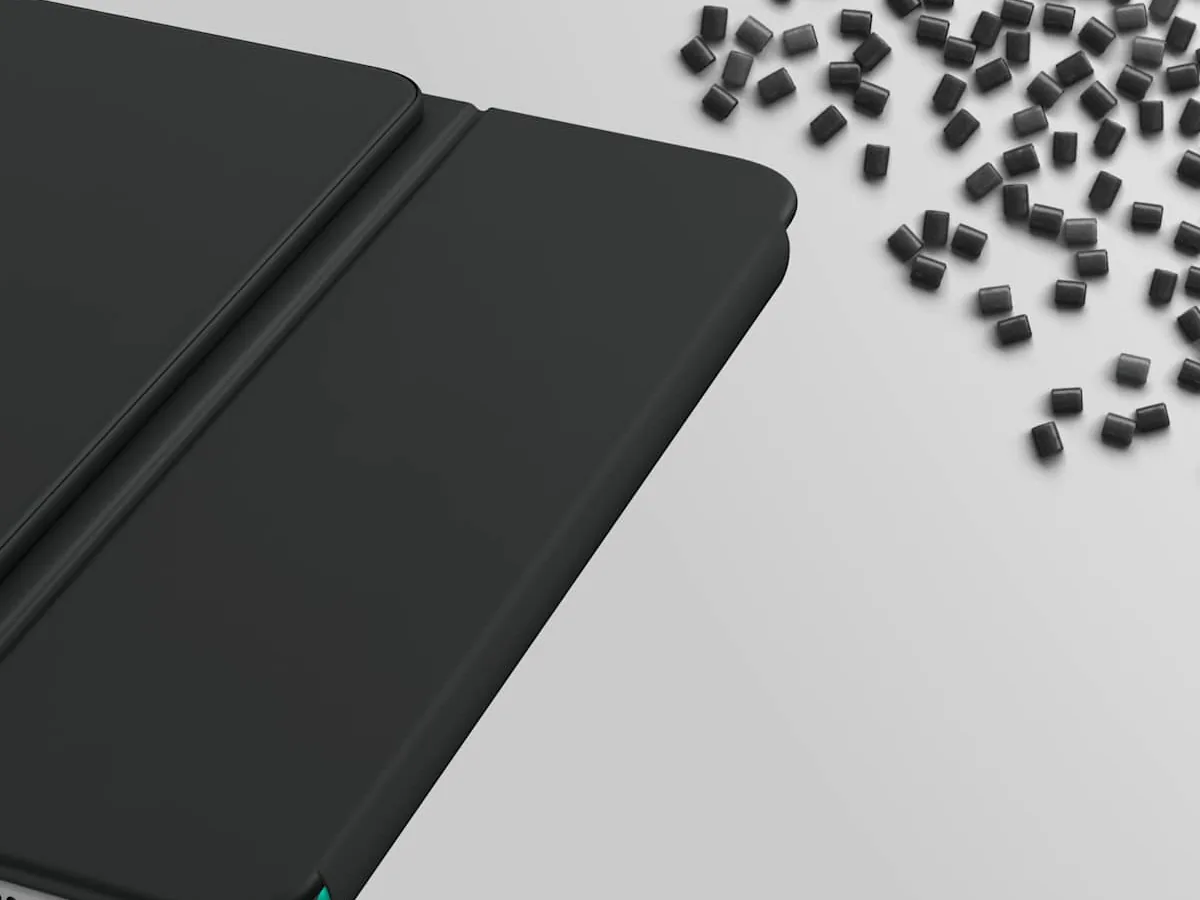 Logitech Flip Folio closed case detail in graphite