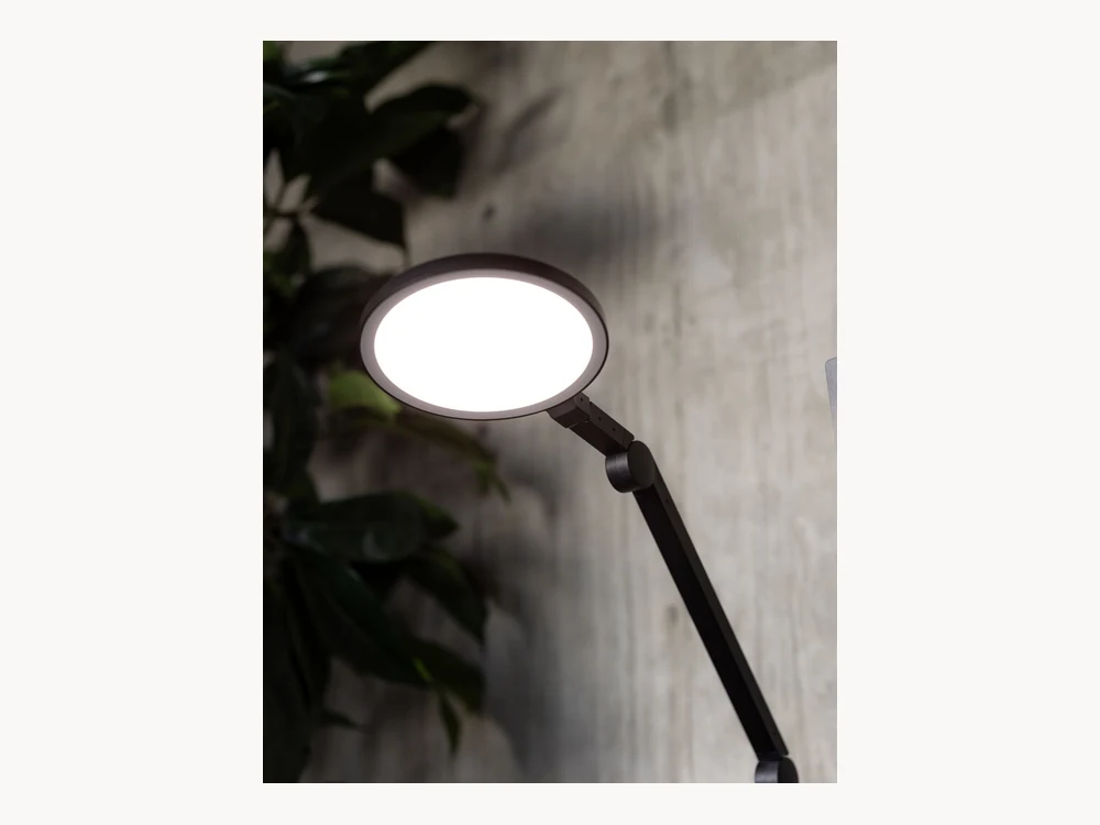Lume Cube Edge Light 2.0 illuminated lamp head detail