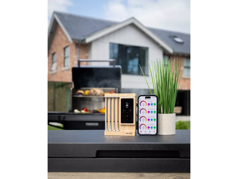 MEATER Pro XL charging block with wireless probes